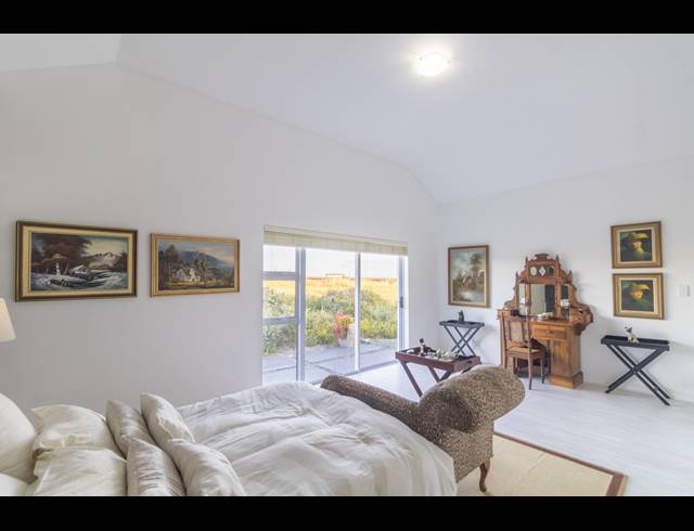 4 BEDROOM HOUSE FOR SALE IN GROTTO BAY